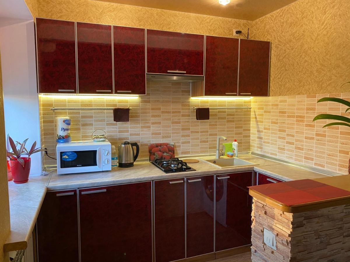 New Apartments With Panoramic Views On Avenue Nauky Kharkiv Exterior photo