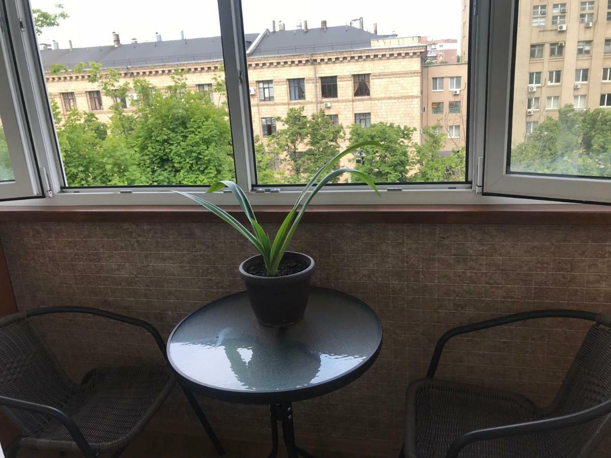 New Apartments With Panoramic Views On Avenue Nauky Kharkiv Exterior photo