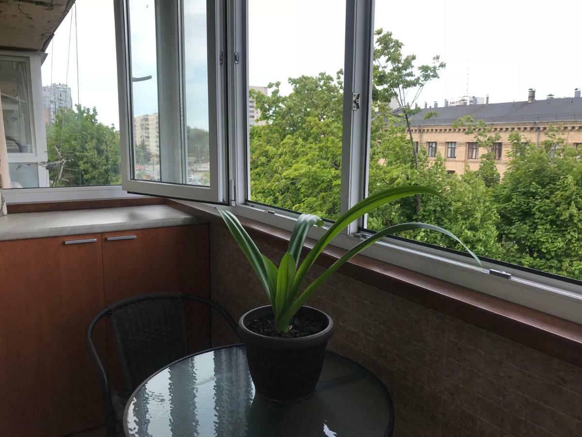 New Apartments With Panoramic Views On Avenue Nauky Kharkiv Exterior photo