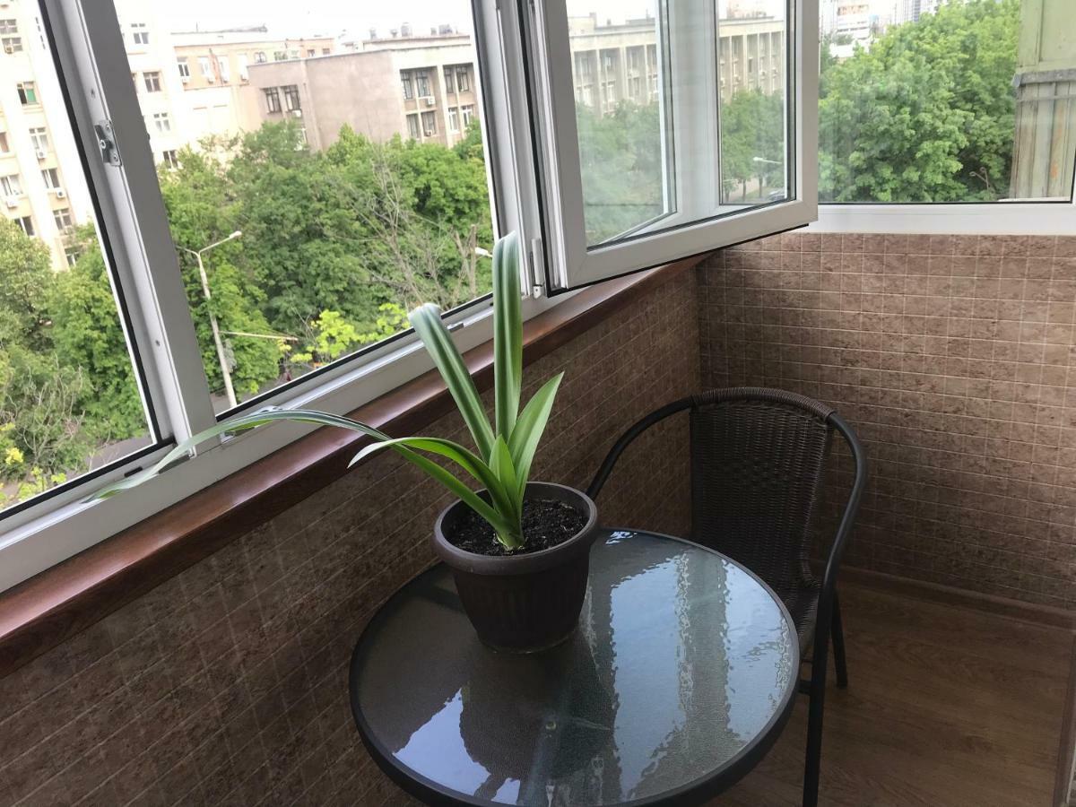 New Apartments With Panoramic Views On Avenue Nauky Kharkiv Exterior photo